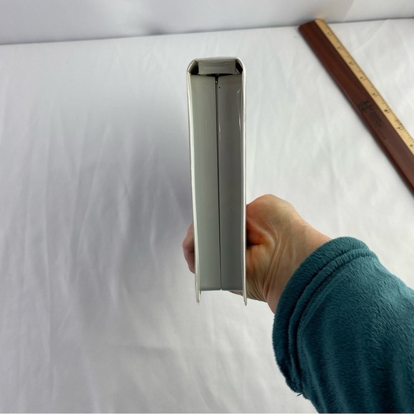 VHS Babe - A little pig goes a long way movie video - Picture 6 of 9